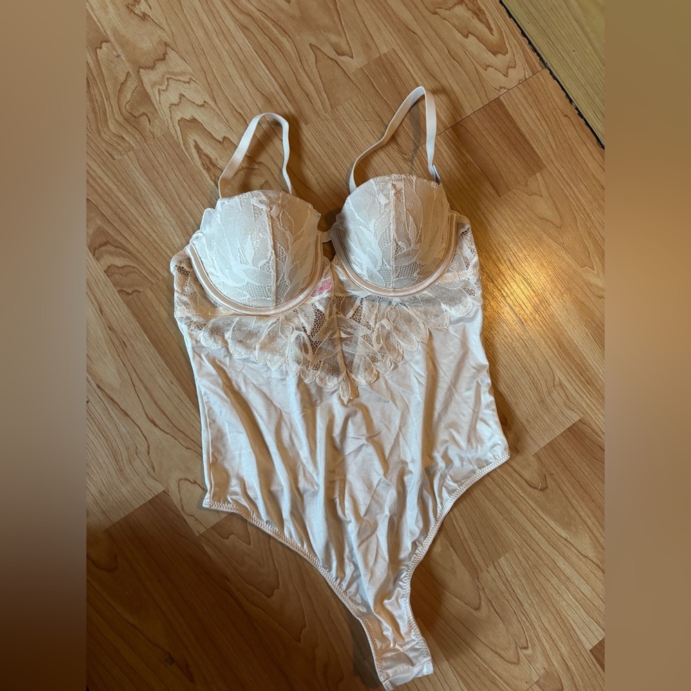 La SENZA Cream Lace Bodysuit